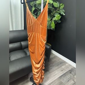 Hera Collection velvet midi dress